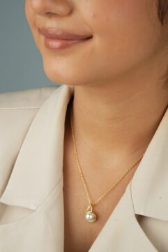 Siren's Embrace (Gold) – 925 Sterling Silver Necklace